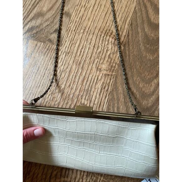 BANDOLINO Cream Ivory Crossbody Clutch - Picture 5 of 10